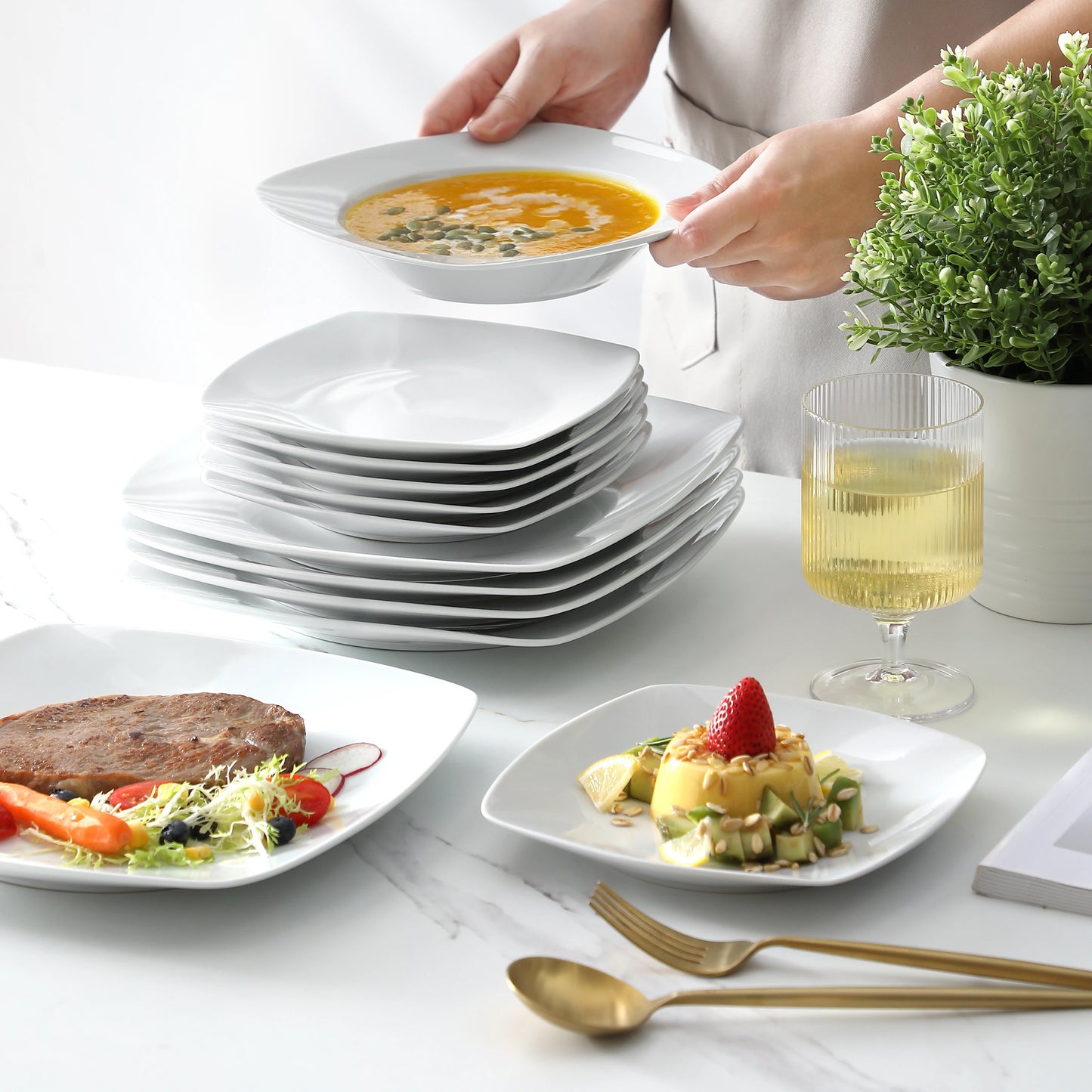 MALACASA JULIA Eighteen Piece Porcelain Dinnerware Set For 6