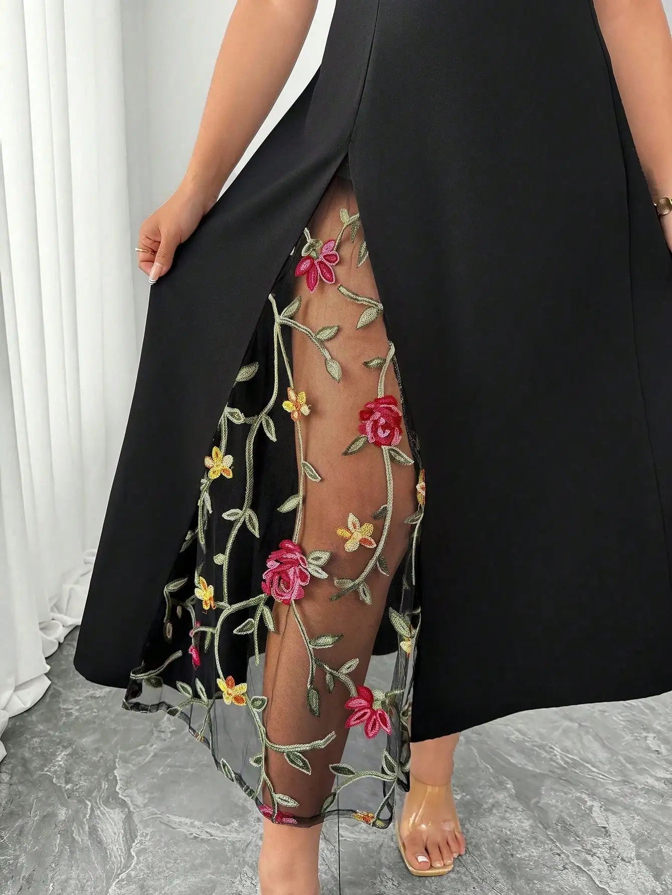 Elegant Black A-Line Midi Dress Plus Size Square Neck Sheer Puff Sleeve Floral Embroidery Split Thigh Party Dress