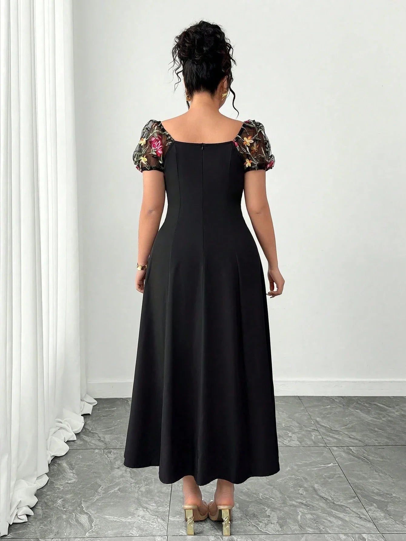 Elegant Black A-Line Midi Dress Plus Size Square Neck Sheer Puff Sleeve Floral Embroidery Split Thigh Party Dress