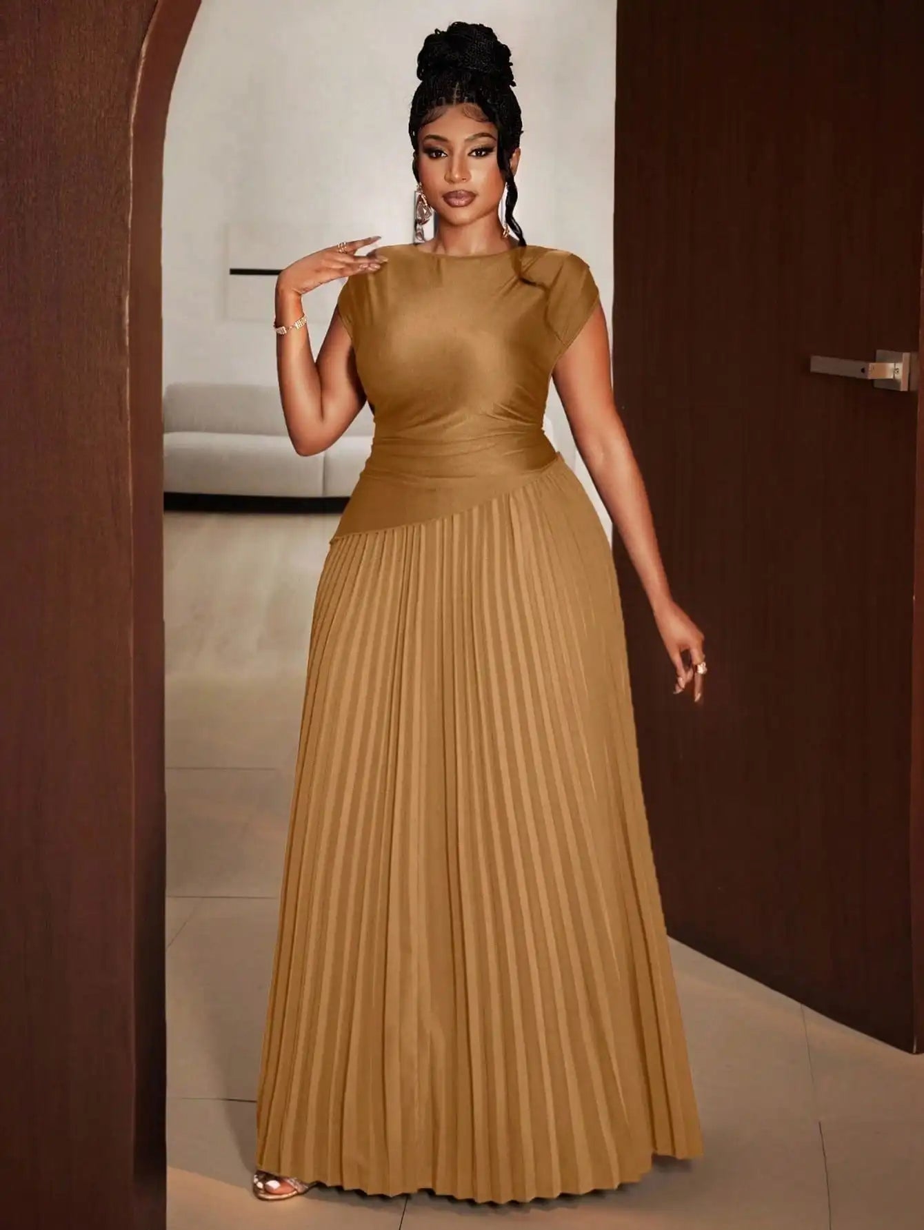 Elegant Solid Green Pleated Round Neck Short Sleeve Floor Length Party Dress
