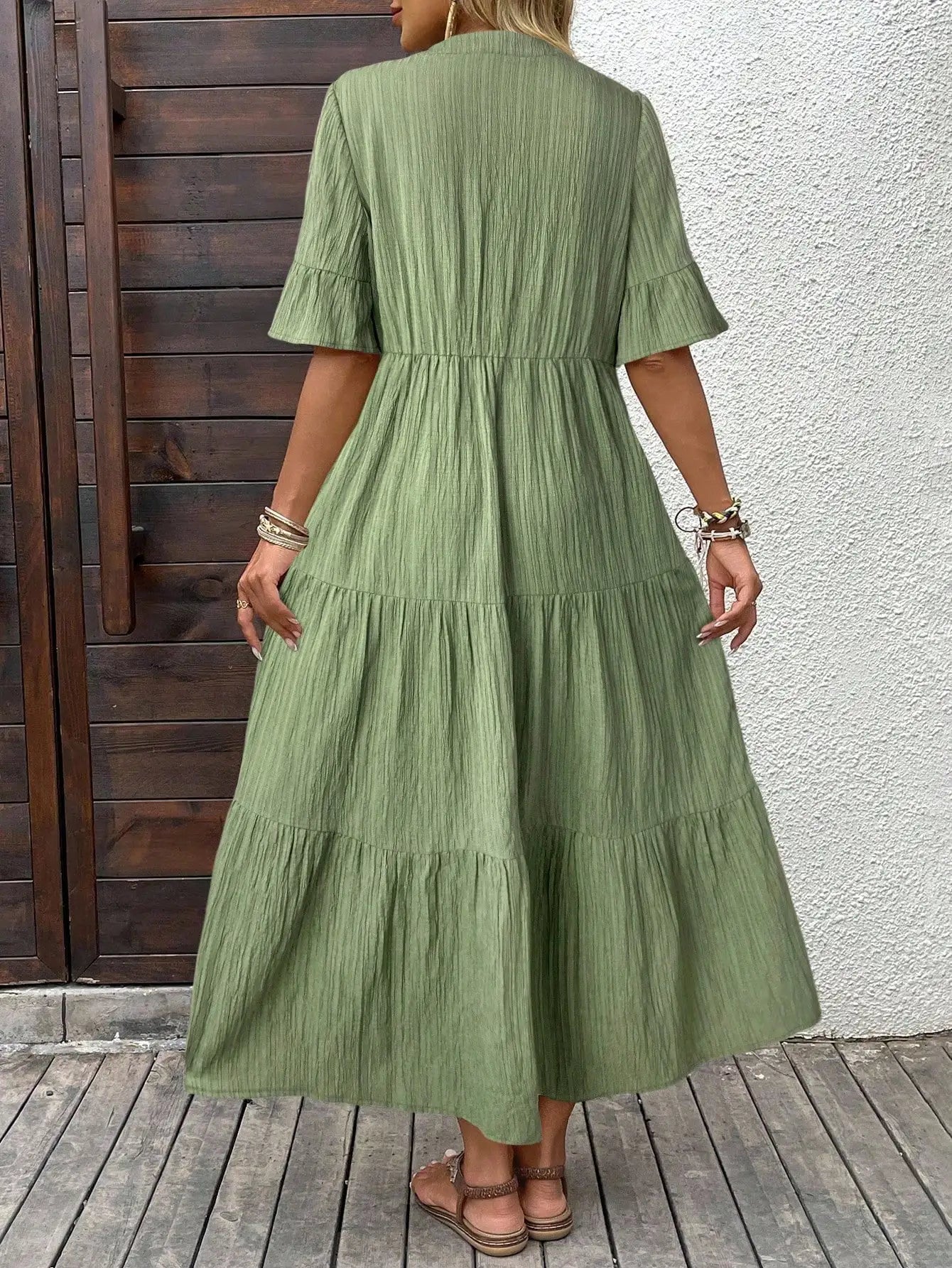 Women Solid Color Casual Short Sleeve Tiered Maxi Dress V-Neck A-Line Summer Vacation Dress
