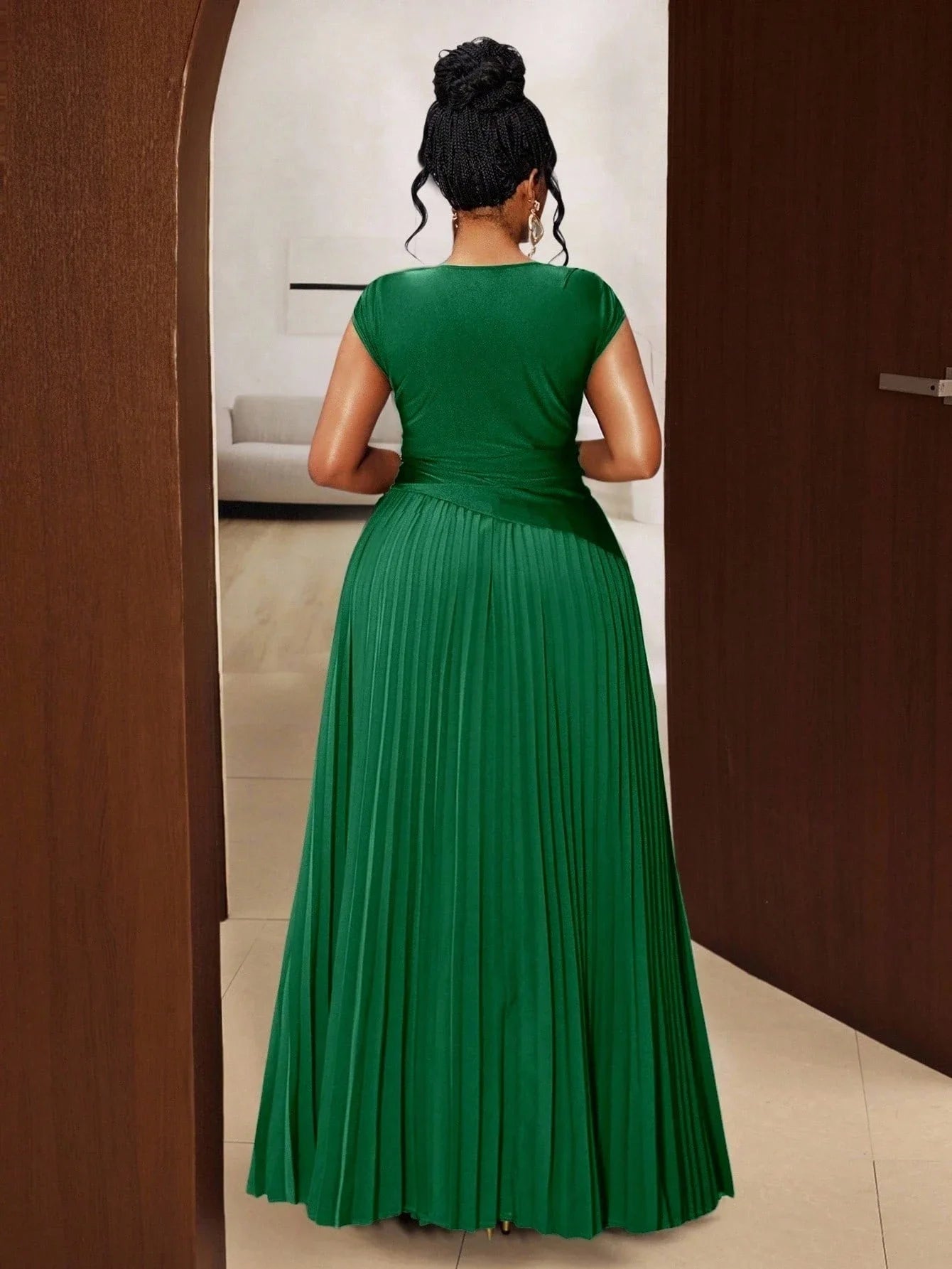 Elegant Solid Green Pleated Round Neck Short Sleeve Floor Length Party Dress