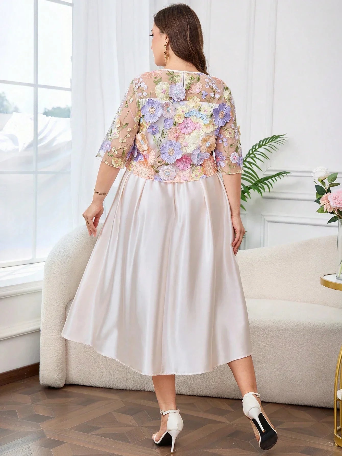 Plus Size Floral Embroidery Elegant Round Neck Midi Dress For Spring Summer