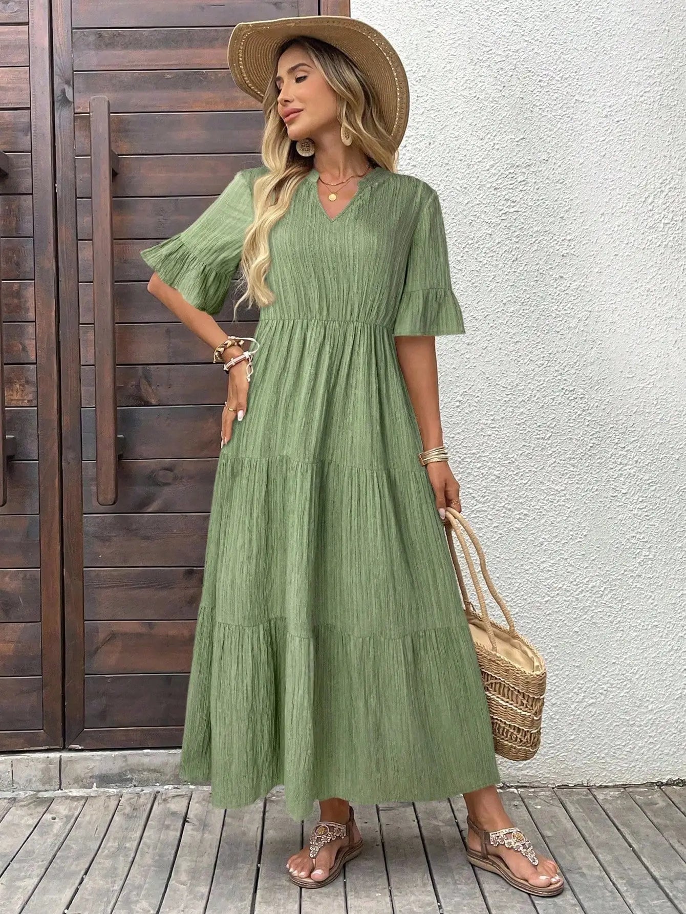 Women Solid Color Casual Short Sleeve Tiered Maxi Dress V-Neck A-Line Summer Vacation Dress