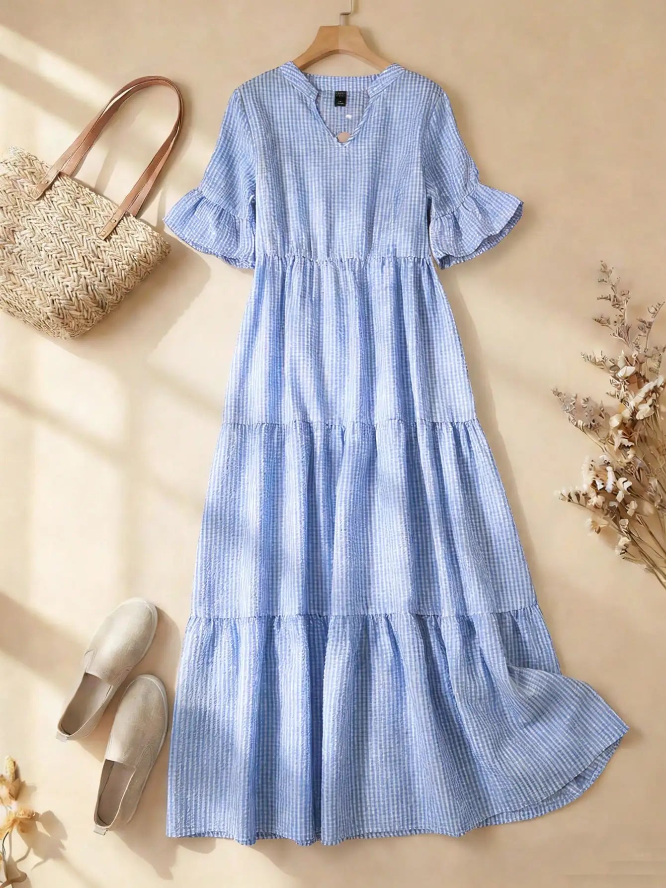 Women Solid Color Casual Short Sleeve Tiered Maxi Dress V-Neck A-Line Summer Vacation Dress