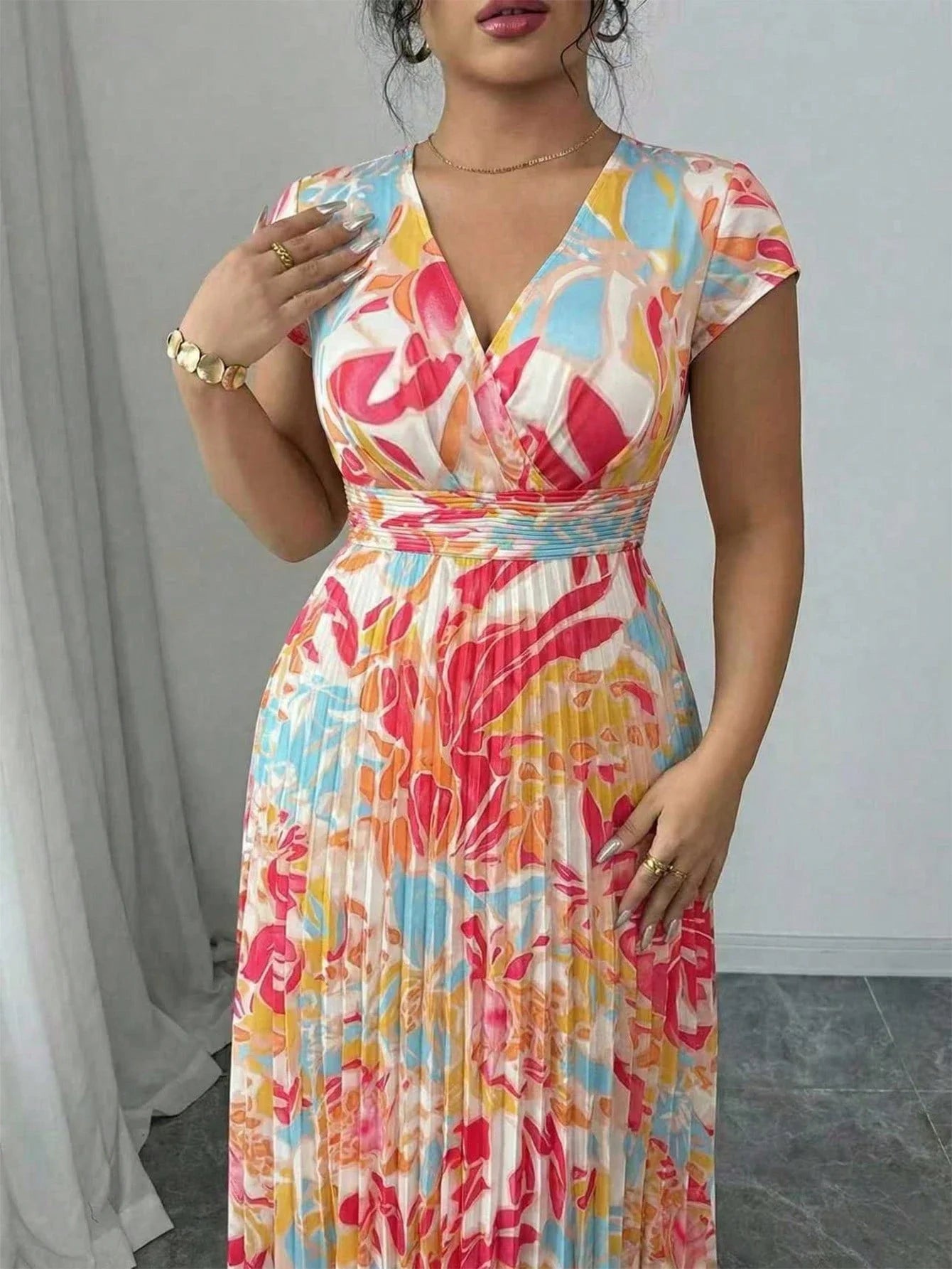 Womens V-Neck Short Sleeve Pleated Maxi Dress With Multicolor Abstract Floral Pattern