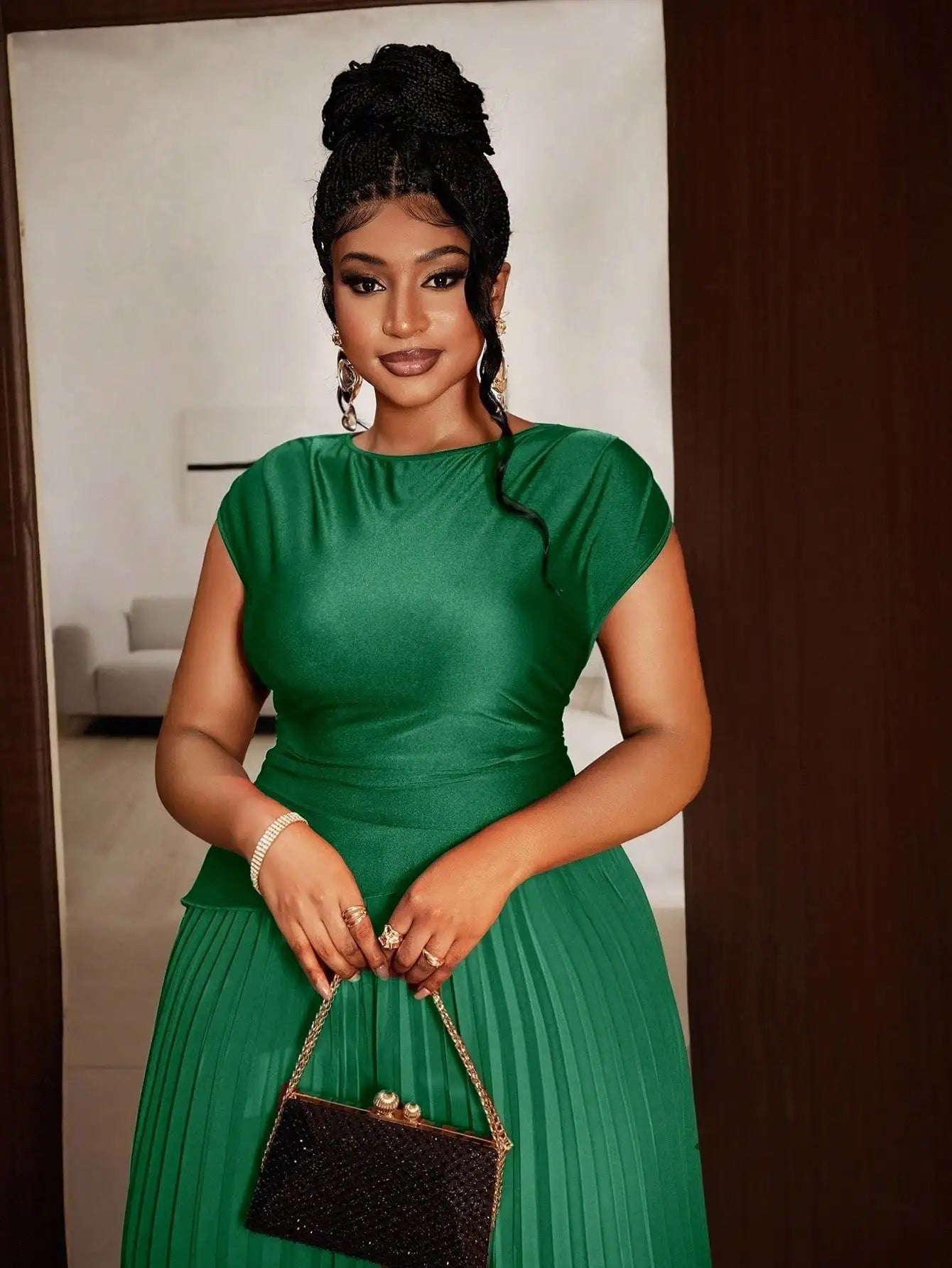 Elegant Solid Green Pleated Round Neck Short Sleeve Floor Length Party Dress