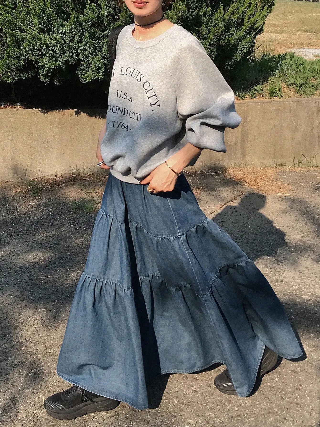 Women's Tiered Ruffle Hem Elastic Waist Long Denim Skirt